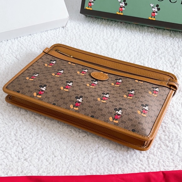 Authentic Gucci X Disney Clutch Pouch Mickey Mouse Mini GG Supreme Canvas - Picture 10 of 16